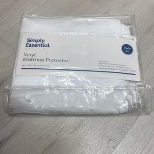 White Vinyl Mattress Protector - Twin XL